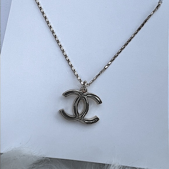 Authentic Chanel CC necklace - Picture 3 of 4
